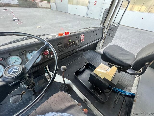 Speciale doeleinden vrachtwagen Mercedes-Benz 1923 4x2 1923 4x2