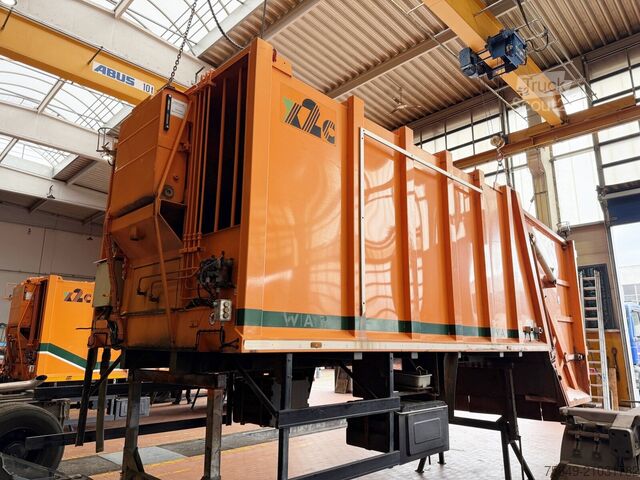 Spezial-LKW  Medium X2c21 mit Zöller Schüttung Medium X2c21 mit Zöller Schüttung