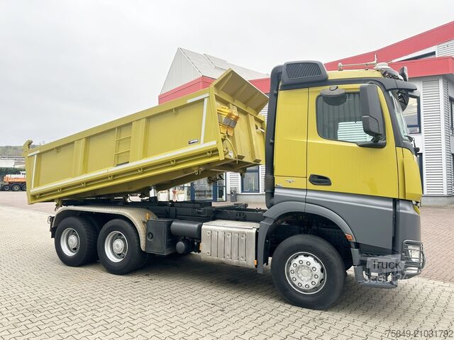 Camion-benne tricar Mercedes-Benz Arocs 3363 K 6x4 Arocs 3363 K 6x4, Grounder, Turbo-Retarder-Kupplung, Bordmatik