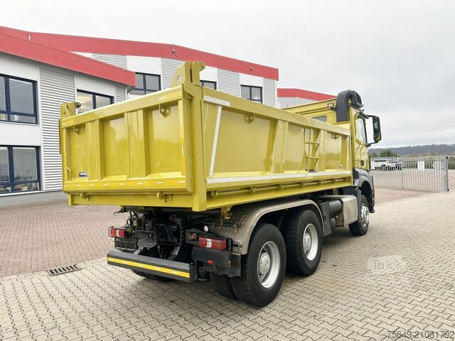 Camion-benne tricar Mercedes-Benz Arocs 3363 K 6x4 Arocs 3363 K 6x4, Grounder, Turbo-Retarder-Kupplung, Bordmatik