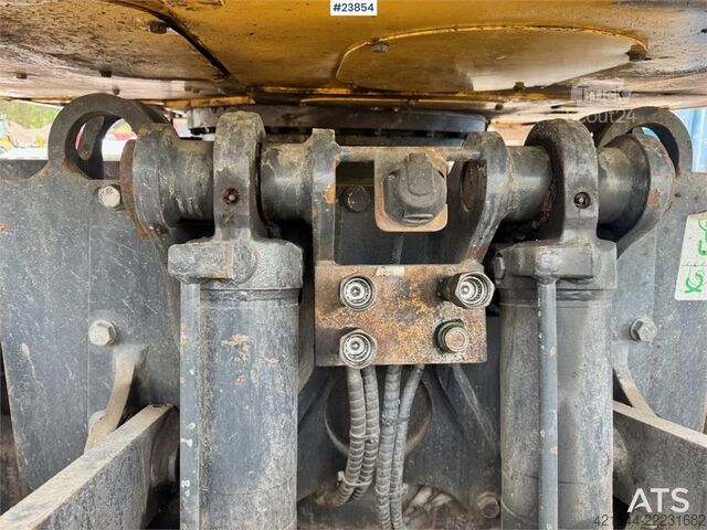 Колесен багер Komatsu PW160-8 Wheeled Excavator with Rototilt and Gradin