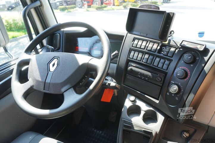 Tow truck Renault D12 / New galvanized tow truck superstru