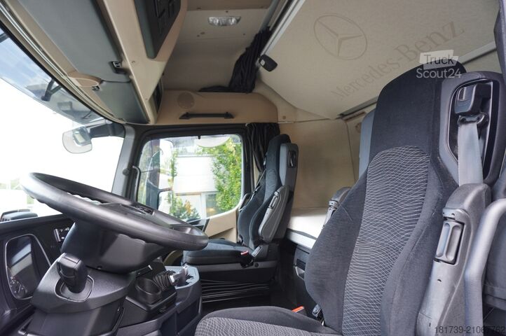 Karavan Mercedes-Benz Actros 1840 / NEW galvanized Tow truck