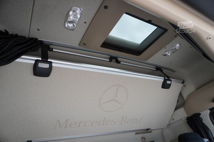 Karavan Mercedes-Benz Actros 1840 / NEW galvanized Tow truck