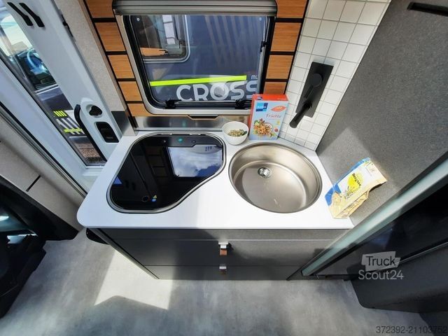 Half-integraal camper HYMER/ERIBA ML-T 570 Crossover Verfüg./Sparen Sie 11.980,- ¤