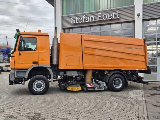 Kehrmaschine Mercedes-Benz Actros 2032 A 4x4 Bucher STKF 9500 Airport 30x