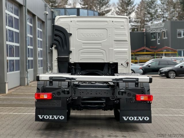 Spezial-LKW VOLVO FM 330 6x2 Doppelkabine Fahrgestell ADR