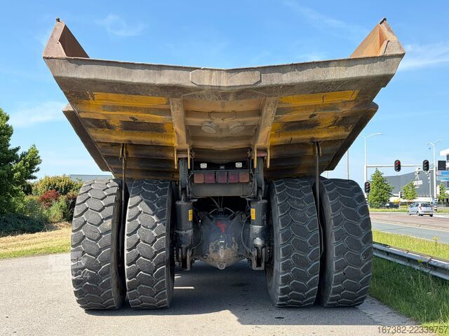 Pašizgāzējs Komatsu HD605-7