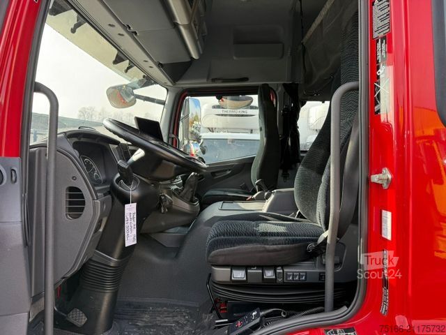 Camião de caixa fechada MERCEDES-BENZ ATEGO 1330 L DOKA 6-Sitzer Koffer 7 m LBW 1,5 T
