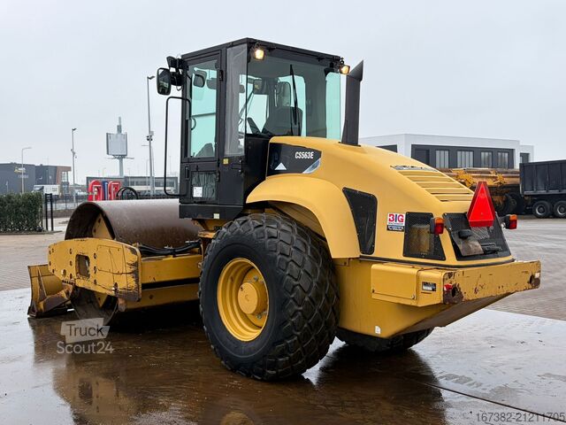 Single roller Caterpillar CS563E