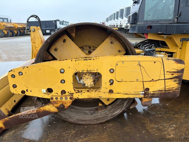 Single roller Caterpillar CS563E
