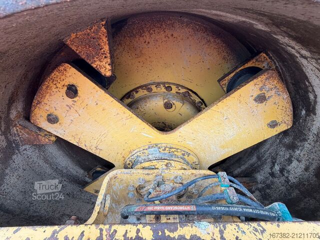 Single roller Caterpillar CS563E