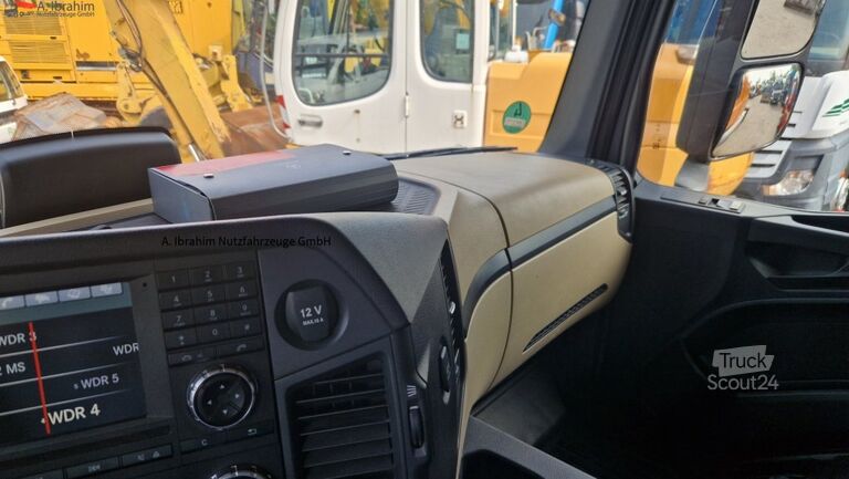 Standardni vlačilec Mercedes-Benz 1840 3 x DB 1840