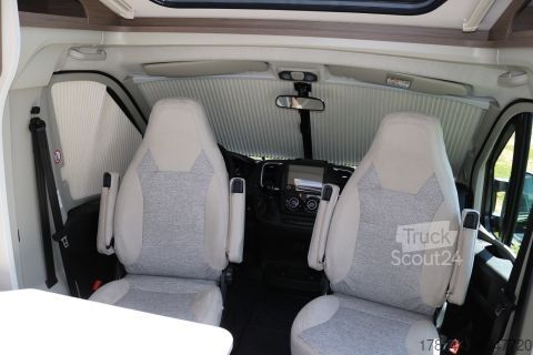 Half-integraal camper Carado VAN V 337