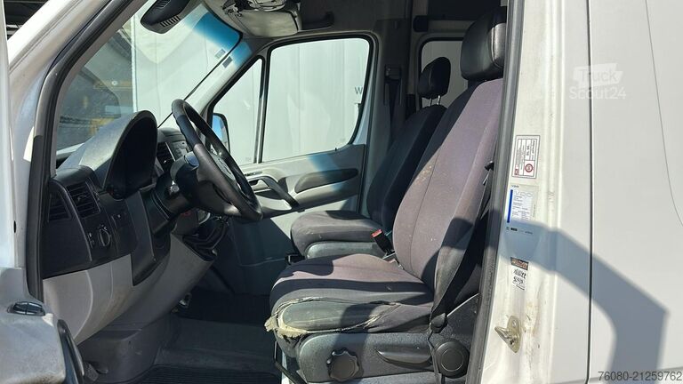 Vacuum truck Volkswagen Crafter (KANALFRÄSE / HYDRAULIC MILLING ROBOT -...