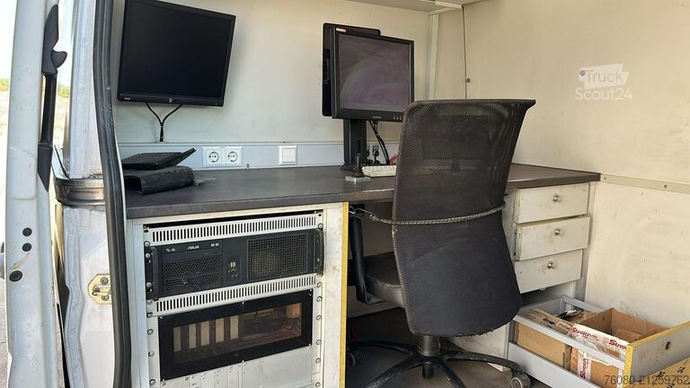 Vacuum truck Volkswagen Crafter (KANALFRÄSE / HYDRAULIC MILLING ROBOT -...