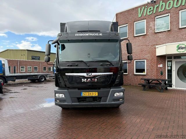 Box truck MAN TGM 12.250 BL mit 8.65m Isokoffer und 2T LBW