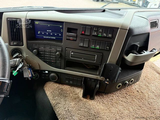 Standard tractor unit VOLVO FM 410 4X2 EURO6 HYDRAULICS TOPCONDITION!!!