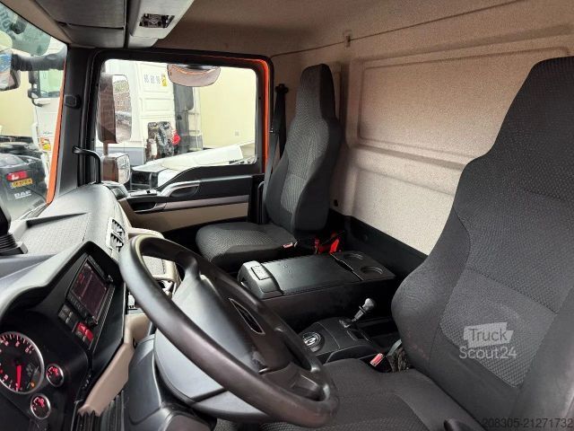 Box truck MAN TGM 12.250 4X2 ISOKOFFER (8.65M) MIT 2T LBW