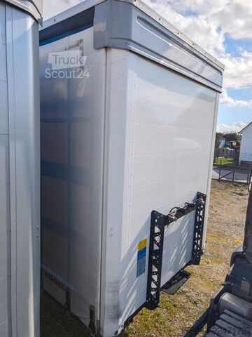 Öppen semitrailer med kapell KÖGEL MEGA Hubdach, Vario FIX, 1. Liftachse