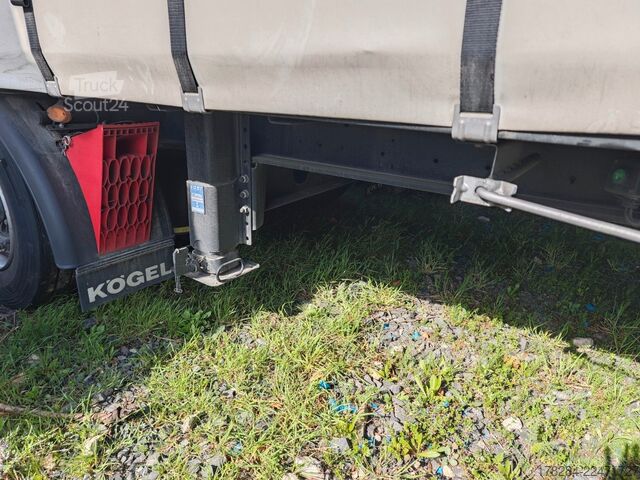 Öppen semitrailer med kapell KÖGEL MEGA Hubdach, Vario FIX, 1. Liftachse