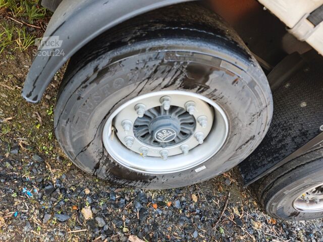 Öppen semitrailer med kapell KÖGEL MEGA Hubdach, Vario FIX, 1. Liftachse