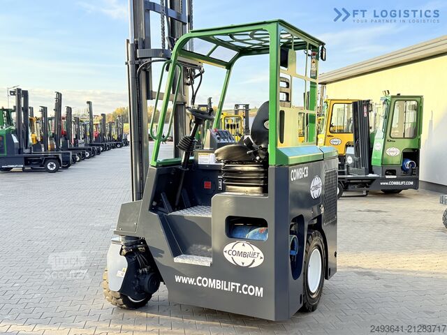 Wózek widłowy czterokierunkowy Combilift CB4000 GAS TRIPLEX 5200 POSITIONER