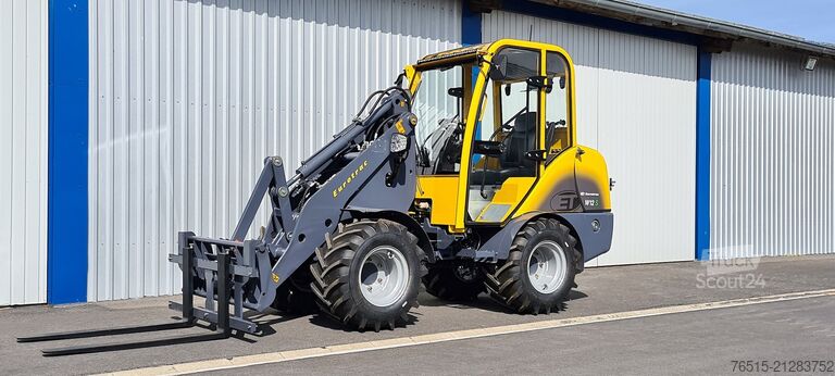 Yard loader Eurotrac W12C-S 26 PS Hoflader Kabine EURO