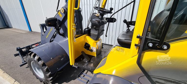 Yard loader Eurotrac W12C-S 26 PS Hoflader Kabine EURO