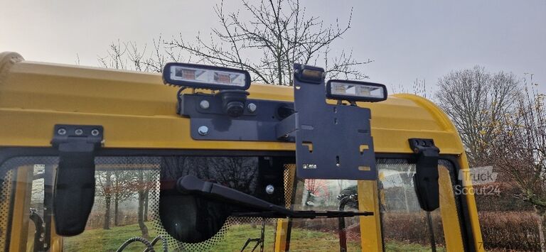 Yard loader Eurotrac W12C-S 26 PS Hoflader Kabine EURO