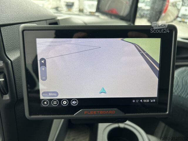 Valise Mercedes-Benz Antos 2124 / 18 Ton / 150 dkm / Box / Loadlift ...