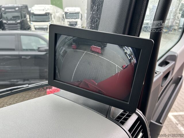 Valise Mercedes-Benz Antos 2124 / 18 Ton / 150 dkm / Box / Loadlift ...