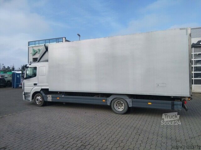 Vrachtwagen met bakwagen Mercedes-Benz 824 Koffer Messefzg. / Verkaufswagen / Camper?