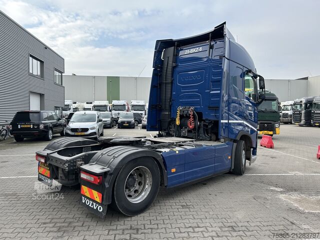 Estándar-SZM Volvo FH 460 Globetrotter / Dynamic Steering / 2 Tank...