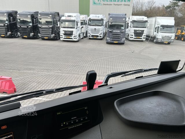 Estándar-SZM Volvo FH 460 Globetrotter / Dynamic Steering / 2 Tank...