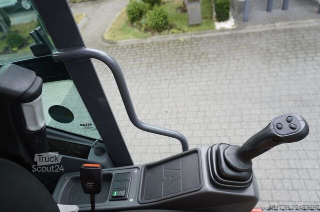 Malzeme taşıma makinesi ATLAS 250MH Blue / 2024 / 2100 MTH