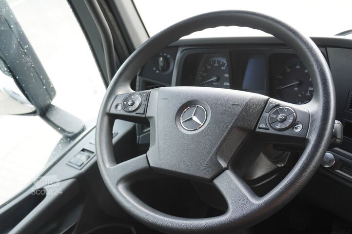 Pressu Mercedes-Benz Arocs 1827 / 10 tho. km!!! / 4x4 / Tilt