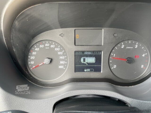 Furgoneta de caja alta Mercedes-Benz Sprinter 211 CDI HD RADIO+LUFTHZG+AHK+KLIMA+FRONT