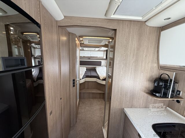 интегриран кемпер Morelo Palace 88 LB