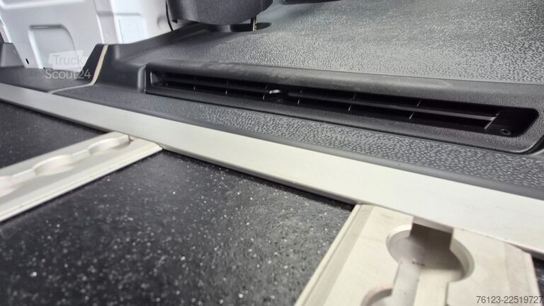 Μίνι λεωφορείο MERCEDES-BENZ Sprinter 315 Stock Mobility 23 Airlineboden Lage