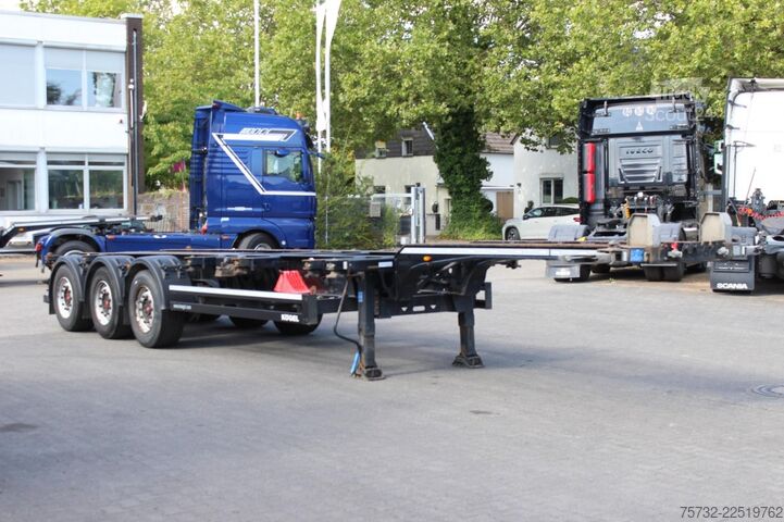 Semi-remorque à carrosserie interchangeable Kögel Multi Container Chassis Port 45 Triplex