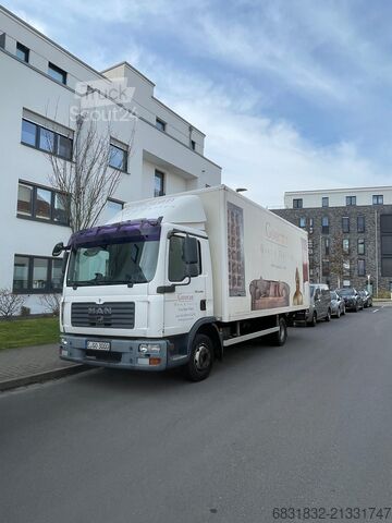 Camion avec hayon élévateur MAN TGL 02