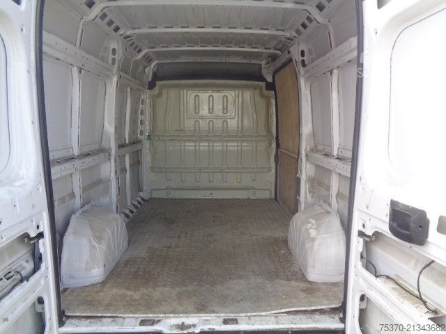 Fourgon tôlé Fiat DUCATO 2.3
