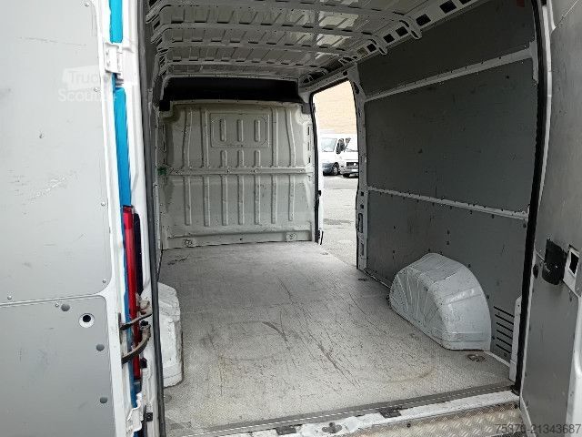 Fourgon tôlé Fiat DUCATO