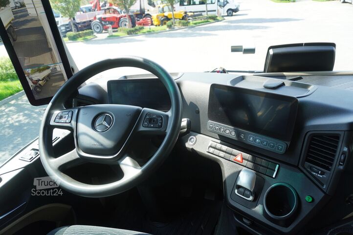 Refrižeratoru kravas automašīna Mercedes-Benz Actros 2546 / Lecapitaine refrigerator