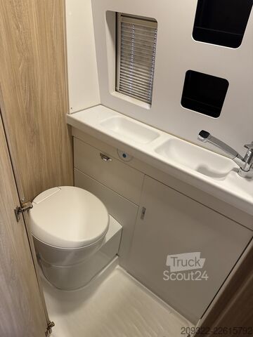 Asuntovaunu/matkailuauto 2024 Fiat Ducato Weinsberg Carabus | Manuale | Tetto a Soffietto