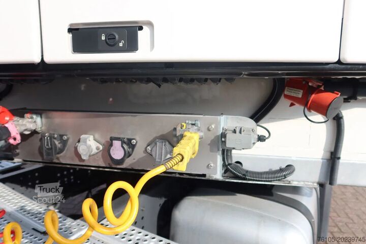 Transport refrigerat/congelat SOR IBERICA City trailer Koel/Vries+ klep 2500kg Bi-temp Ca...