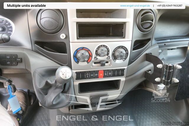 Vrachtwagen met bakwagen iveco Daily 35 S11 C30C AUTOMATIK KAMERA MAXI Regale DURCHGANG