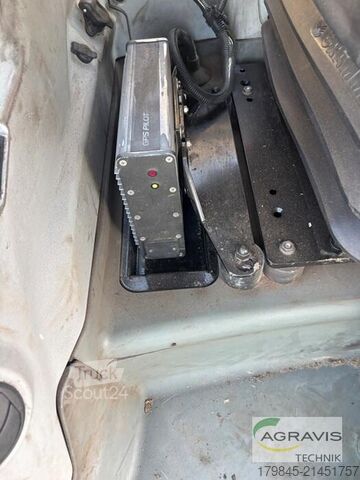 Tractor Claas AXION 810 CMATIC TIER 4F