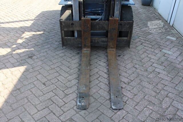 Gaffeltruck Daewoo D 40 S